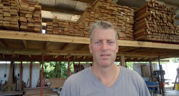 hout1.jpg