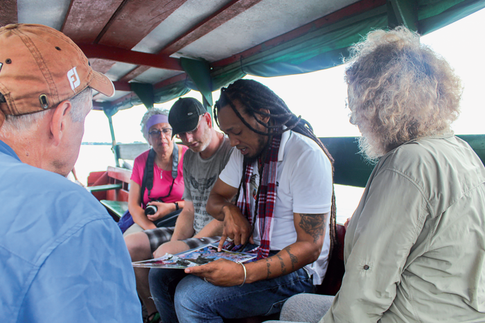 Coronacrisis noopt tourgidsen elders de mouwen op te stropen - Parbode Sneak Peek