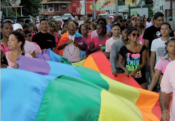 Zware klap voor LGBTQ-gemeenschap Suriname - Parbode Sneak Peek